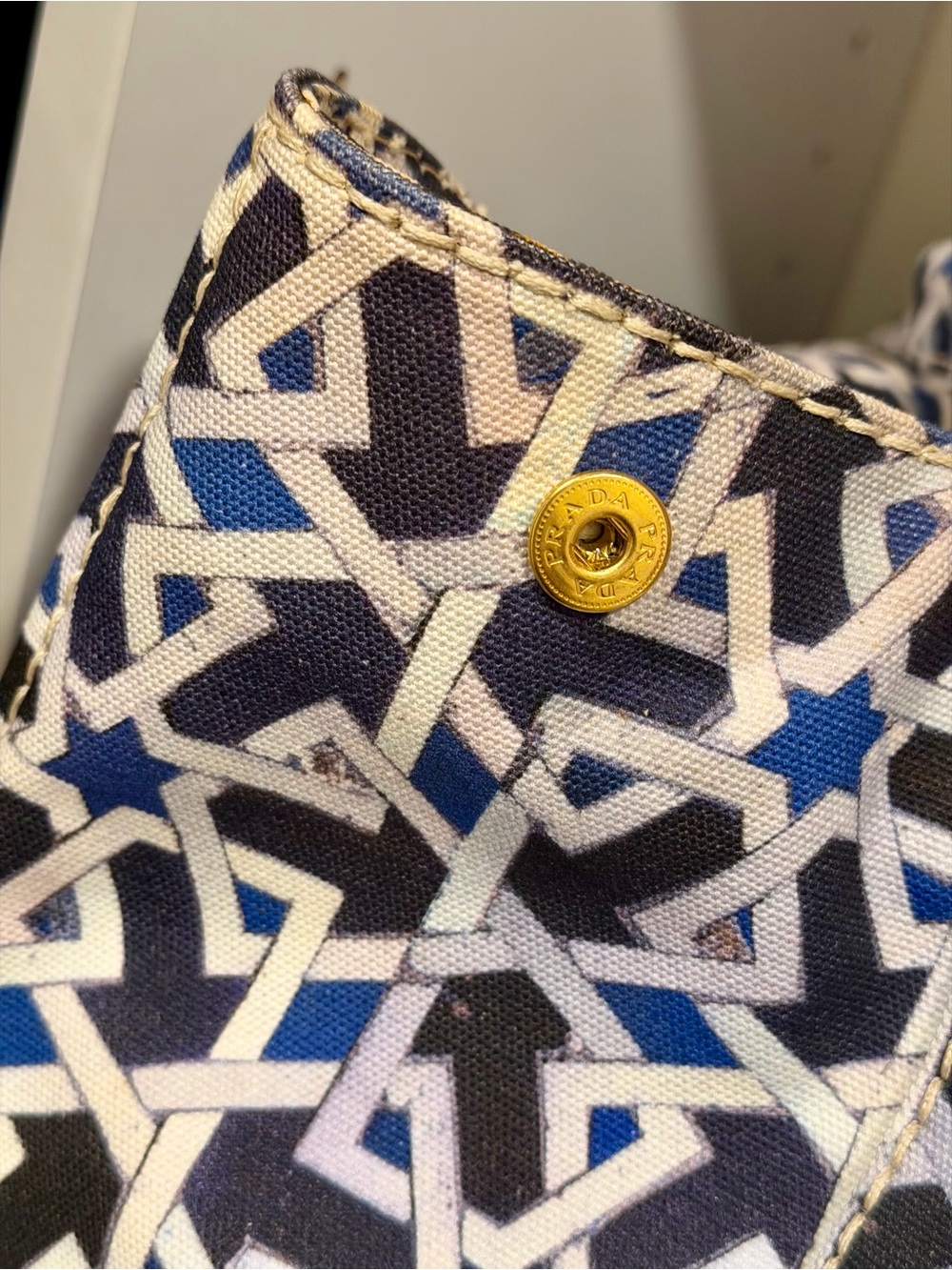 Prada Canapé Large 2010 Mediterranean and Islamic Tile Art Inspired with COA - Picture 12 of 15